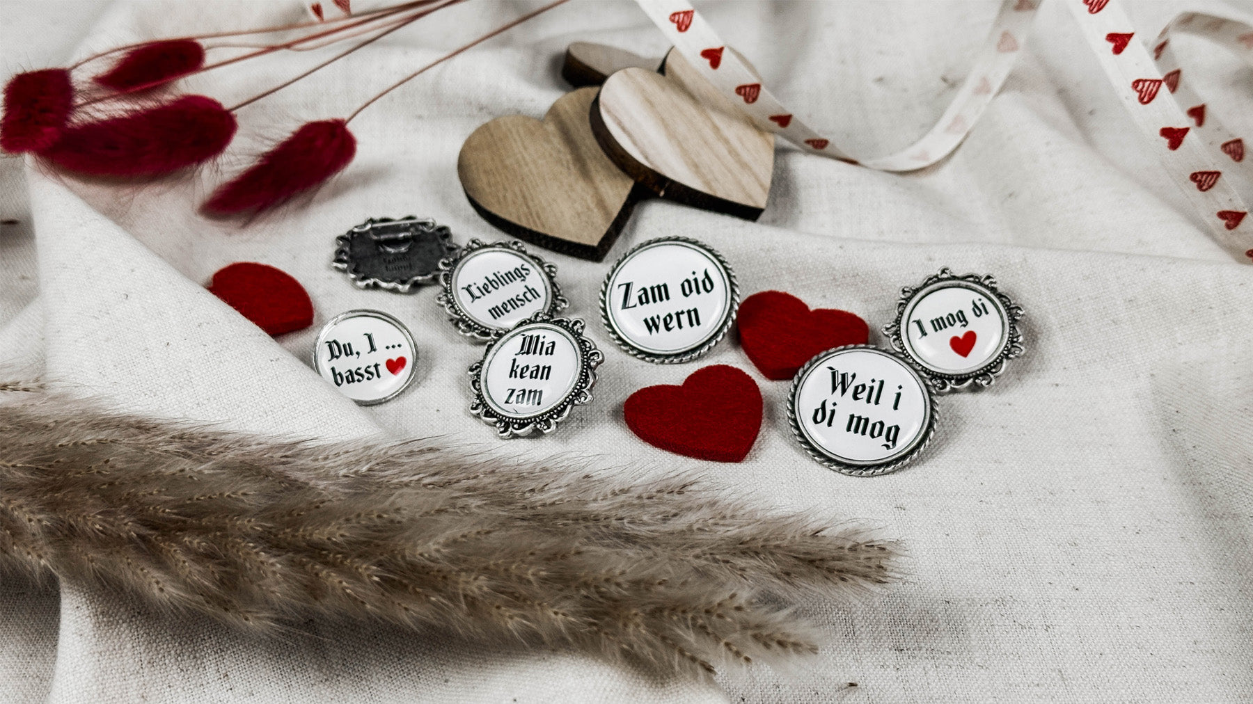 Anstecker mit Sprüchen für den Valentintag oder Hochzeit