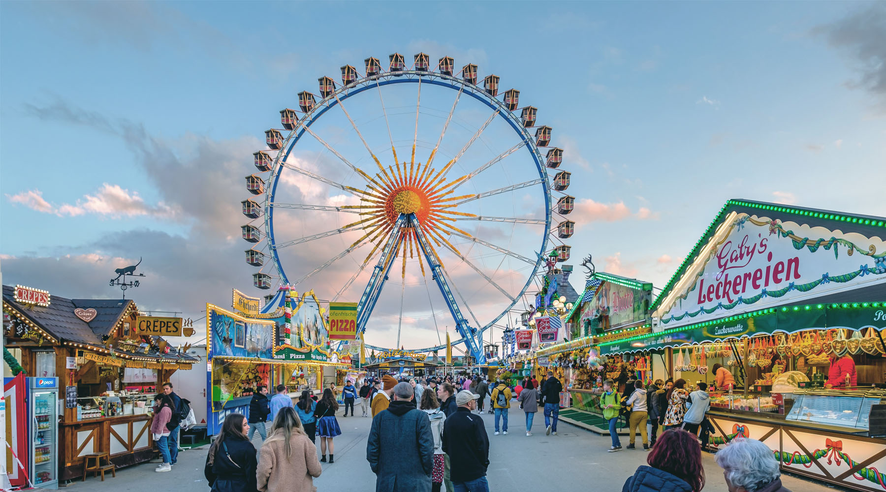 Münchner Frühlingsfest mit Riesenrad.